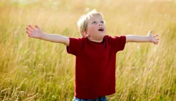 boy-worshipping11